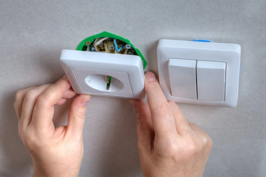 How to install an electrical outlet in Bakersfield, CA